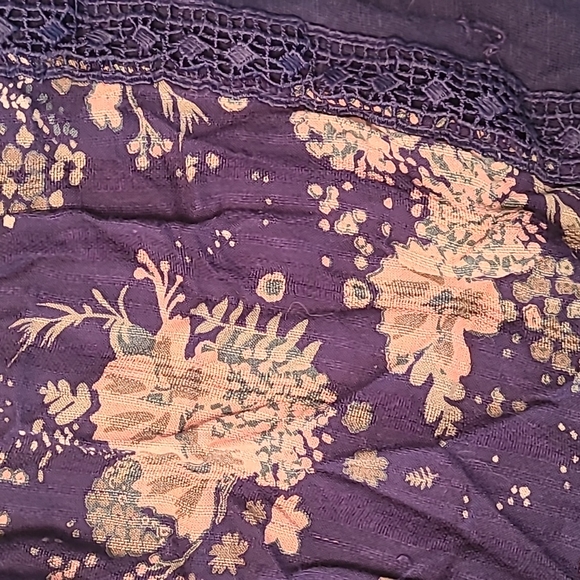 St. John's Bay Navy Floral Top, Petite L - Picture 2 of 3